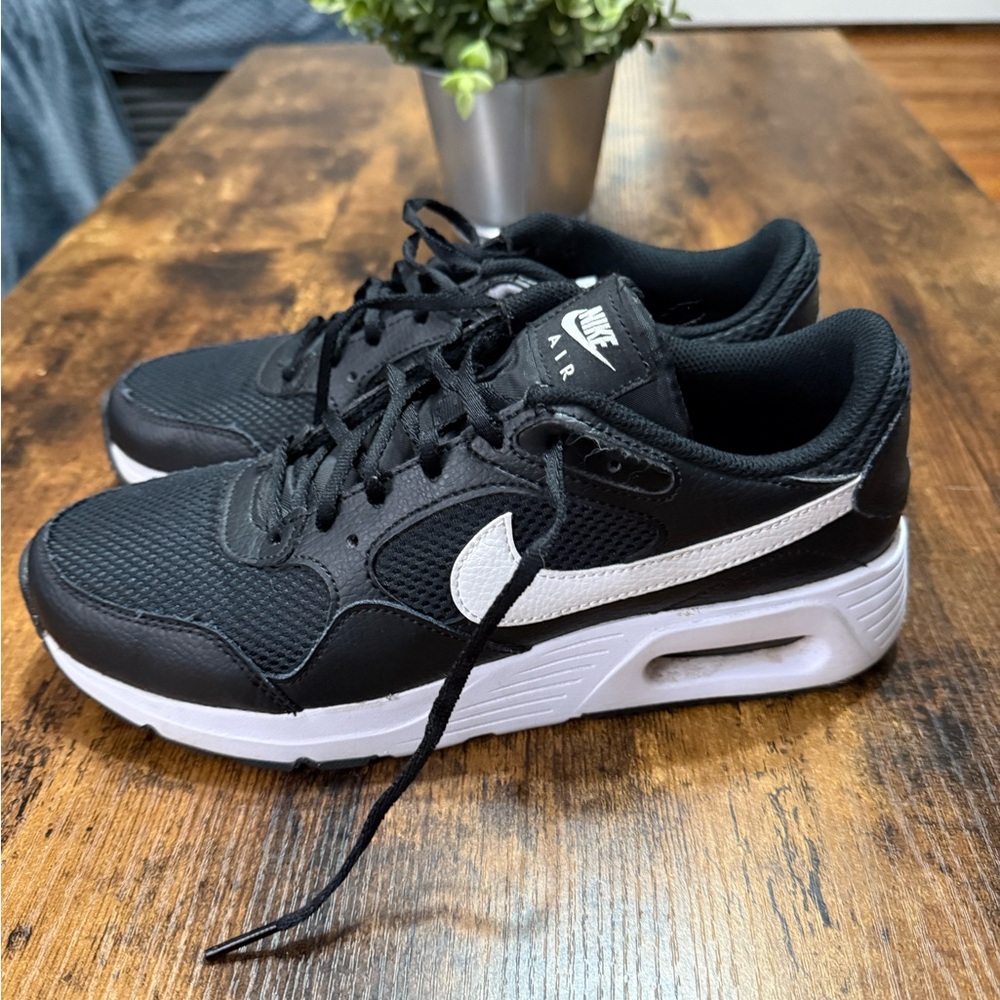 Nike Air Black and White Athletic Shoes